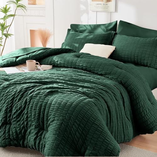 HYMOKEGE Emerald Green King Size Comforter Set Seersucker 7 Pieces, All Season Luxury Bed in a Bag for Bedroom, Bedding Set with Comforter, Sheets, Pillowcases & Shams