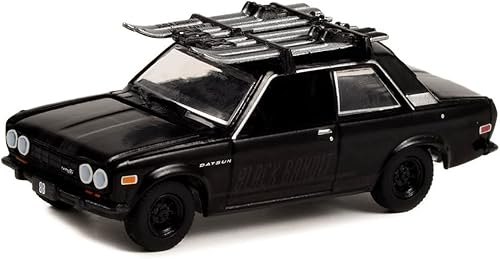 1971 Datsun 510 con portaequipajes de esquí, color negro - Greenlight 28110D48-164 escala modelo de coche fundido a troquel