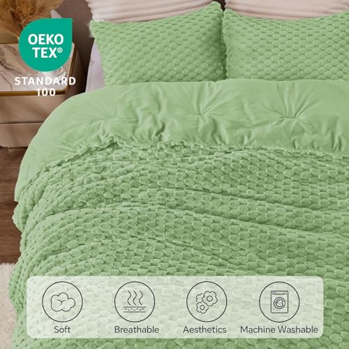 BEDELITE Fluffy Queen Comforter Set - Grass Green Fleece Soft Comforter for Queen Size Bed, Luxury Warm Bedding Set for Winter, Fuzzy Bed Set 3 Pieces (1 Comforter, 2 Pillowcases)
