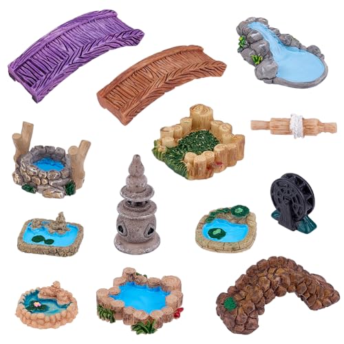 GORGECRAFT 12 Styles de Pont de Jardin Miniature en Résine Mini Phare Roue à Eau Puits Piscine Bâtiment Ornements Ponts de Fées Petites Figurines de Statue pour Bricolage Artisanat Accessoires
