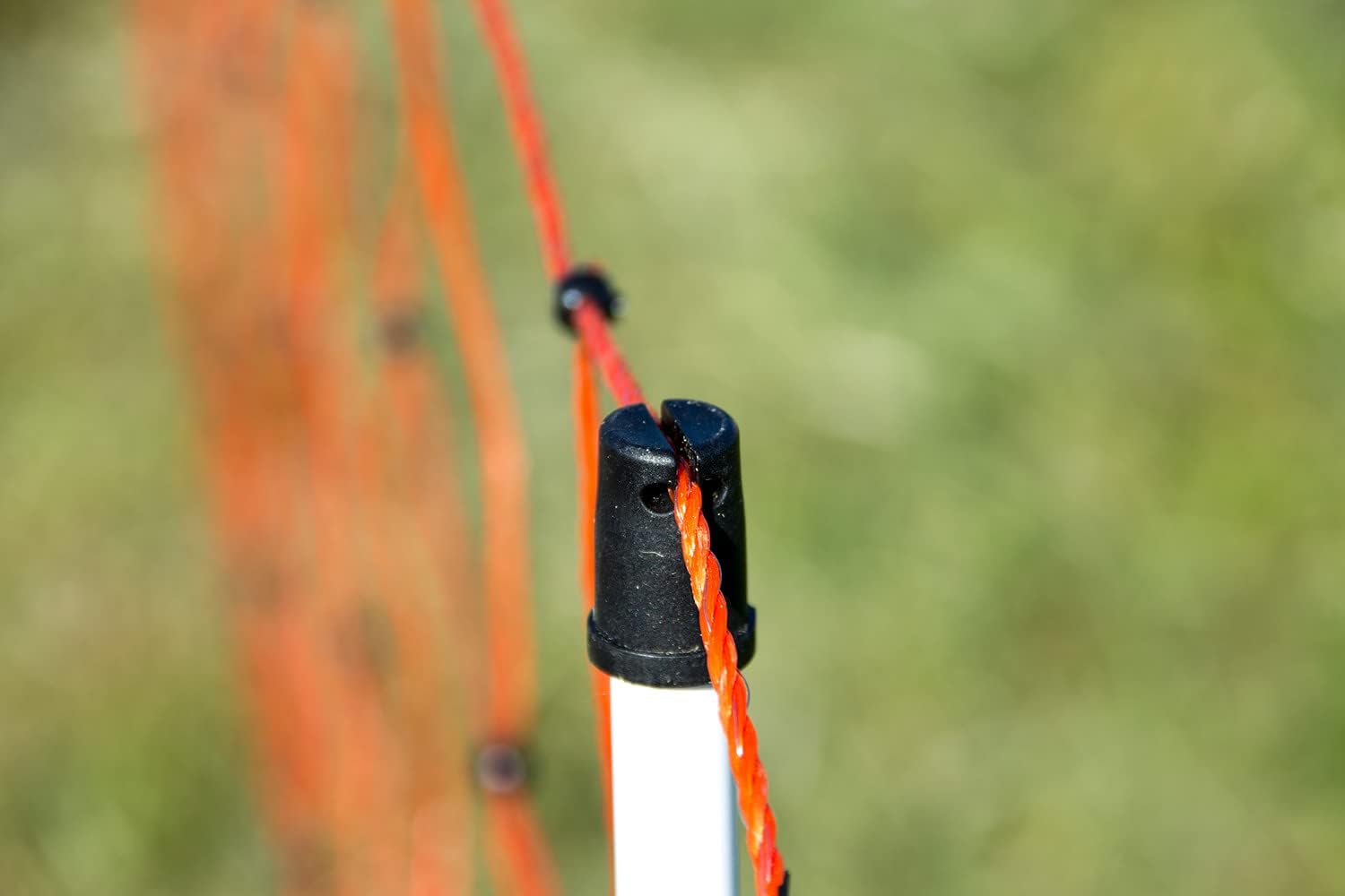 horizont Hundezaun 50m lang 90cm hoch, elektrifizierbar, Hundenetz, Zaun für Garten, Hundezaun Camping, 14 Kunststoffpfähle mit Doppelspitze, mobiler Hundezaun, Hundeauslauf