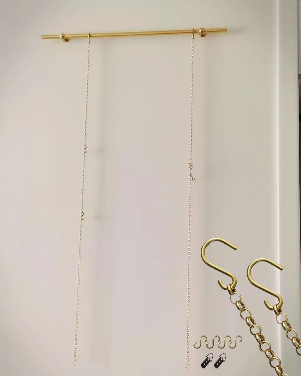 Goldene Bilderschienen-Aufhängevorrichtung – 2er-Pack Haken und Kette aus antikem Messing, 1,8 m Lange Halterung zur Präsentation von Kunstwerken für Galerien, D-Ring-Wandbefestigung für Bet