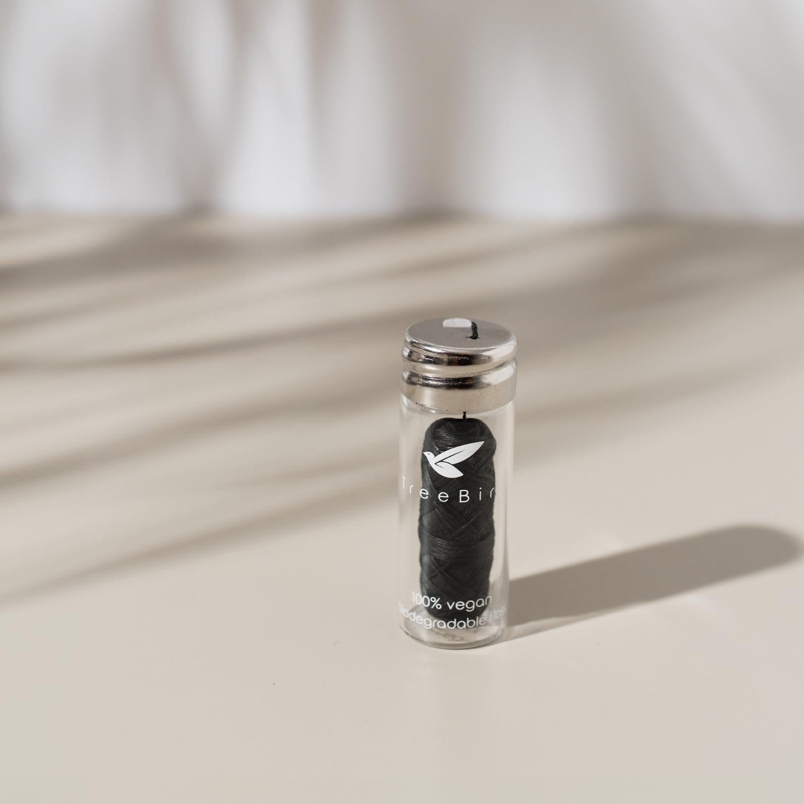 Vegane Zahnseide mit nachfüllbarem Glashalter, natürlich gewachst mit Candelilla-Wachs, 100% biologisch abbaubar, 30 m lange Bambuskohlespule, umweltfreundlich, ohne Abfall, Mundpflege, Minzgeschmack