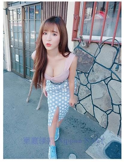 台湾 女性写真集　吳婕安 Wu Jie-an 元元　「元味覺醒」 Amazon.co.jp: 台湾 女性写真集 吳婕安 Wu Jie-an 元元 「元氣滿滿