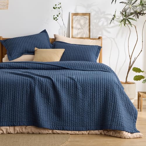 Bedsure Bedspreads Queen Size - Queen Quilt Bedding Set Navy Blue Quilt Lightweight Summer Comforter 3-Piece Set with 90x96 Coverlet & 2 Pillow Shams All-Season Soft Microfiber