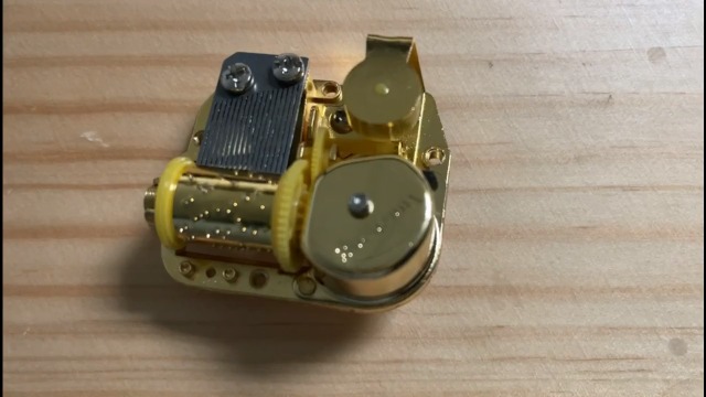 Amazon.com: Pursuestar La Vie En Rose Wind Up Music Box Movement