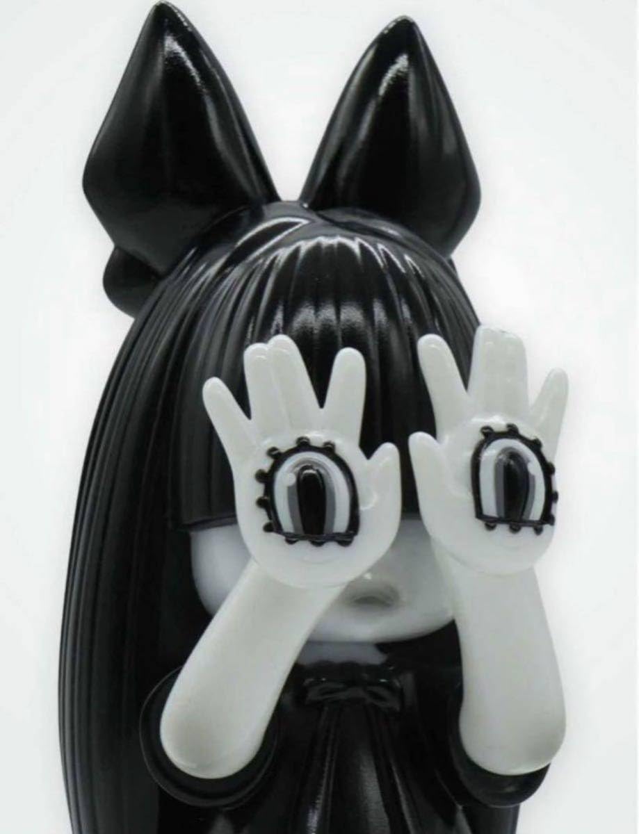 grapebrain スニダン　限定　にぎるちゃん Amazon.co.jp: GRAPEBRAIN × SNKRDUNK別注 手の目少女 にぎる