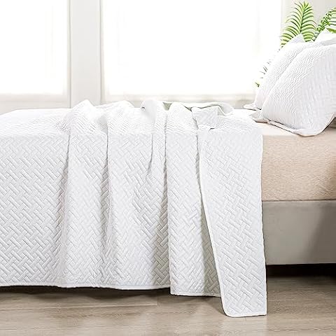 King Size Quilt Bedding Set - Lightweight Soft Quilts Summer Quilted Beding Sets - Reversible Coverlet for All Season 3 Piece (1 Quilt, 2 Pillow Shams) - White Cover