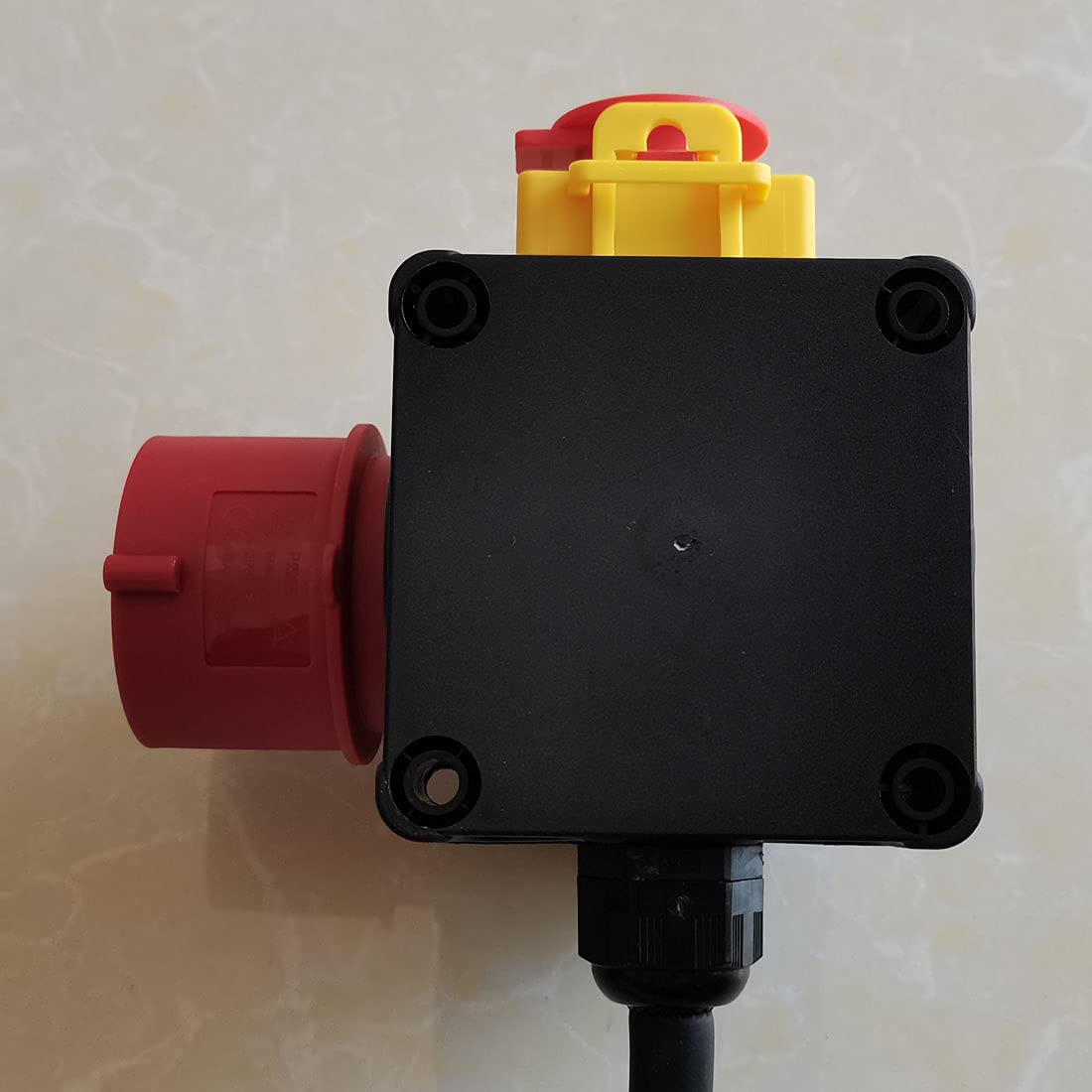 Interruptor electromagnético impermeable KEDU Combinación interruptor-enchufe europeo Interruptor de botón de parada de emergencia industrial trifásico KOA1L 8A (AC-15) 12A (AC-3) AC 400V IP54 CE