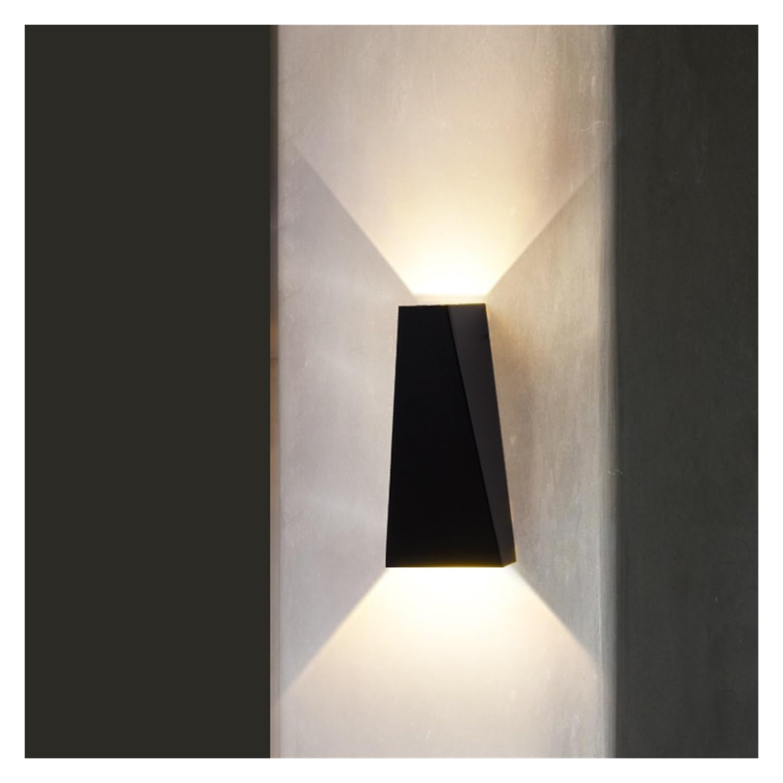 Applique murale LED noire 10W illuminer un balcon chaleureux