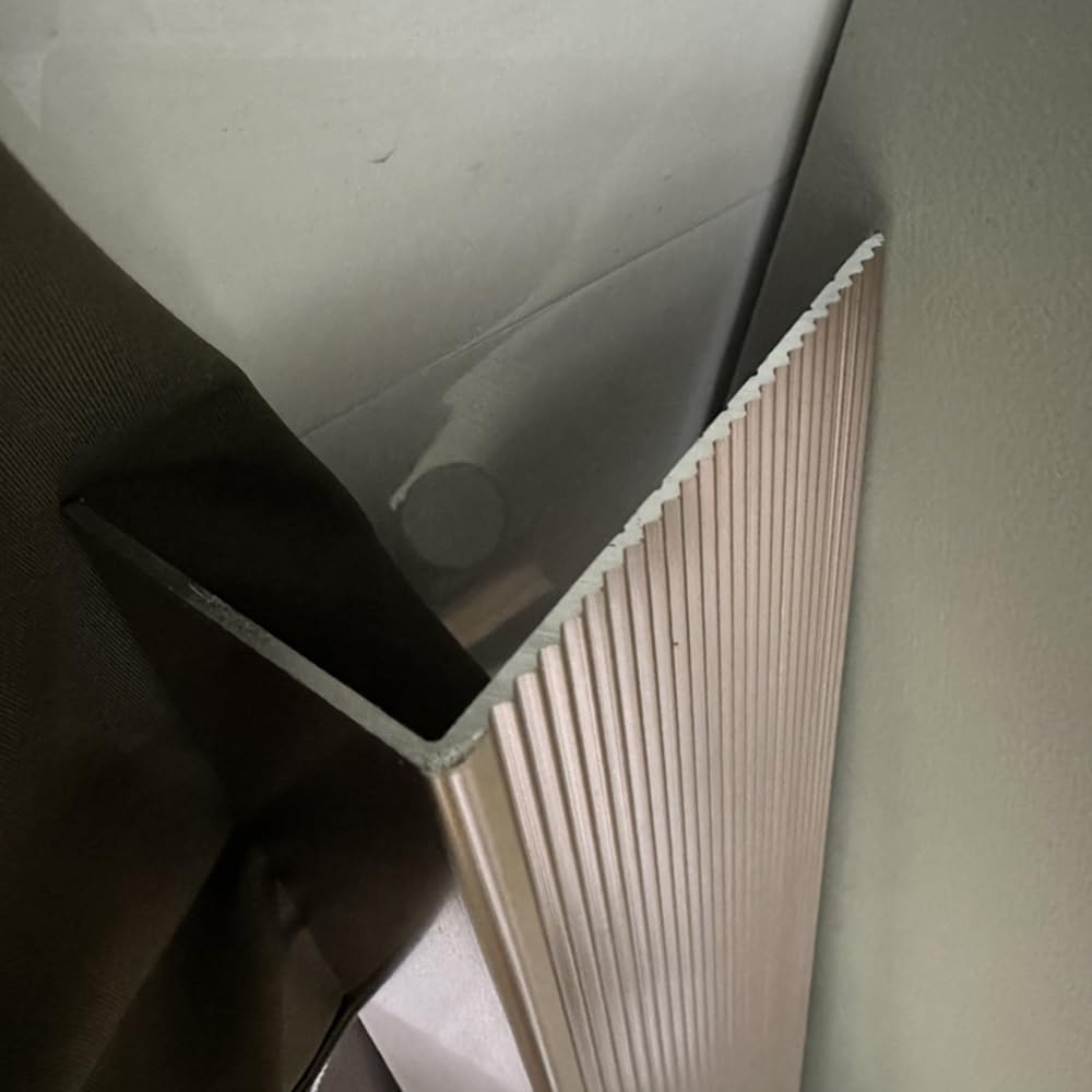 Rutschfester Metall-Treppenkantenschutz Trim4, breite L-förmige Profilleiste für sichere Treppen und Kanten, langlebiger Trittschutz für Zuhause und Büro