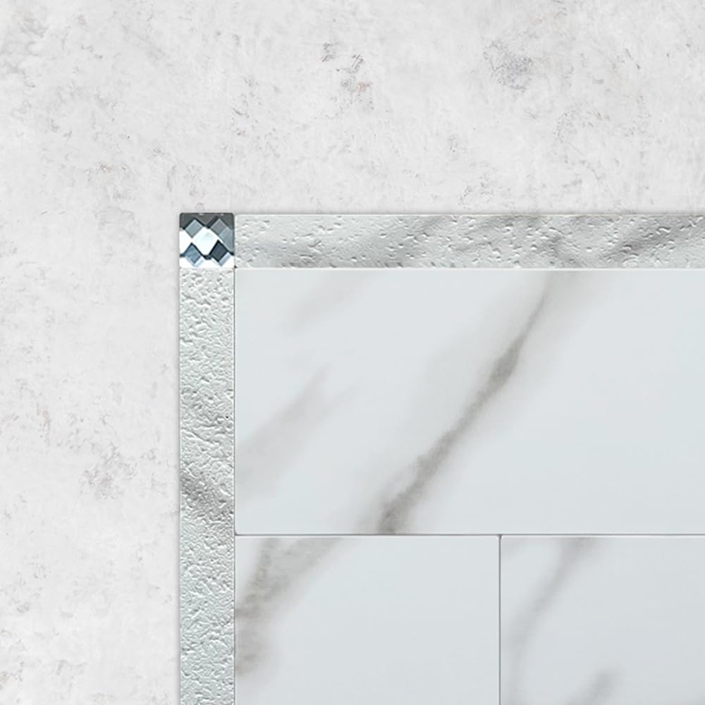 Carrelage à décoller et à coller aspect marbre blanc pour rénover la cuisine