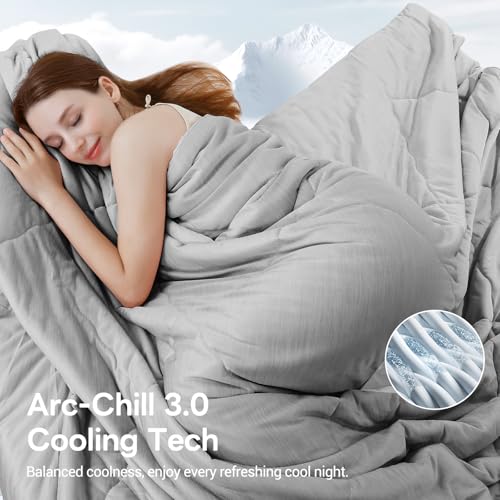 Image of Elegear Cooling Comforter Twin Absorbs Body Heat to Keep Cool, Cooling Blanket for Hot Sleepers Japanese Arc-Chill 3.0 Cool Tech Fabric Summer Comforter Hypo-Allergenic Cooling Quilt-Gray, 150x200cm