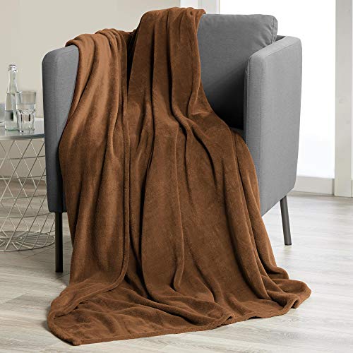 CelinaTex Flauschige Kuscheldecke 150 x 200 cm braun Decke Sofa Wohndecke weich Soft Mikrofaser Fleece Oeko-TEX TV-Decke – Ansicht 2