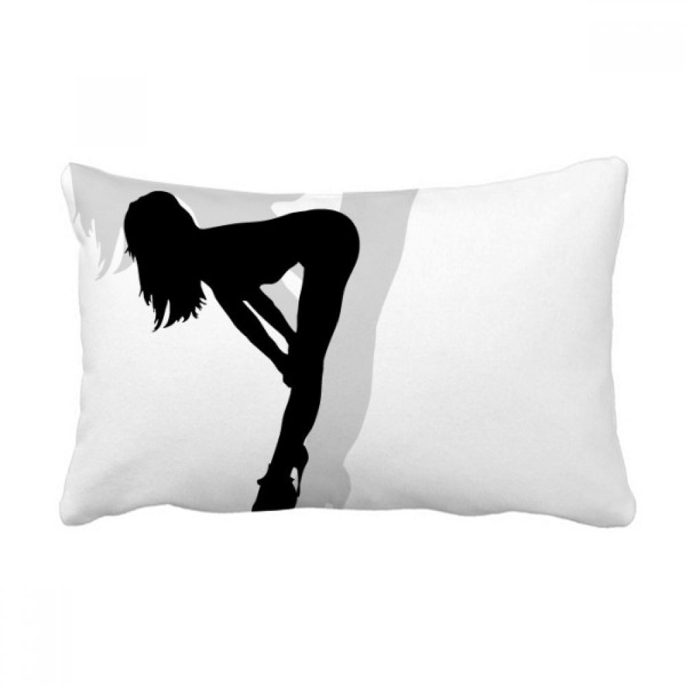 Coussin lombaire silhouette femme pour décorer votre canapé de salon