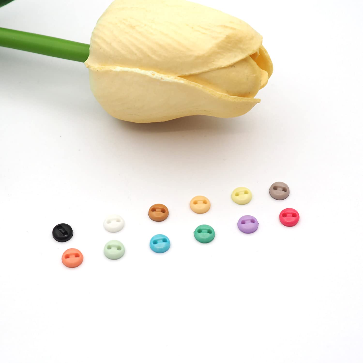 Kleine Kunstharzknöpfe, 5 mm, 2 Löcher, runde Knöpfe für Puppen, Kleidung, Nähzubehör, Handnähhilfen, Puppenkleidung (12 Farben gemischt/300 Stück, 5 mm)