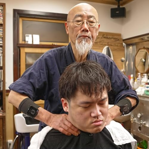 💈 (ASMR) 78-Year-Old Veteran Barber Cuts YouTuber's Hair &ndash; Japan's Ultimate Grooming Experience