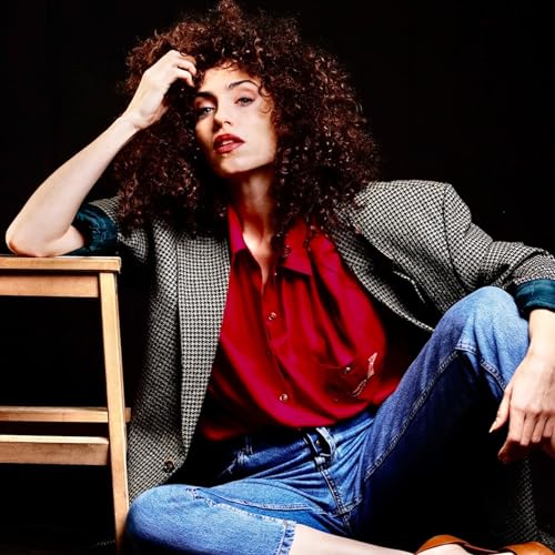 What&acute;s Crypto #0225 Teresa Gareche - Entre Humor y Algoritmos: La Realidad de Vivir de Las Redes