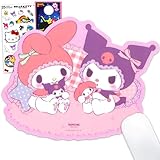 Cet ensemble de fournitures de bureau SANRIO est livré avec un tapis de souris My Melody et Kuromi avec un fond en mousse antidérapant mesurant environ 25,4 x 20,3 cm.