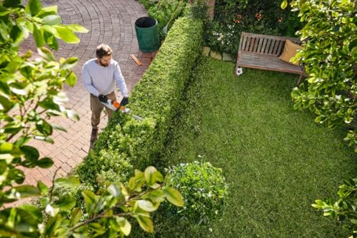 Image of STIHL HSA 30 Cordless Hedge Trimmer 45 cm Set with AS 2 Battery and AL 1 Charger, Lightweight 2 kg, 22 mm Tooth Spacing, Ideal for Home Garden Hedge Maintenance