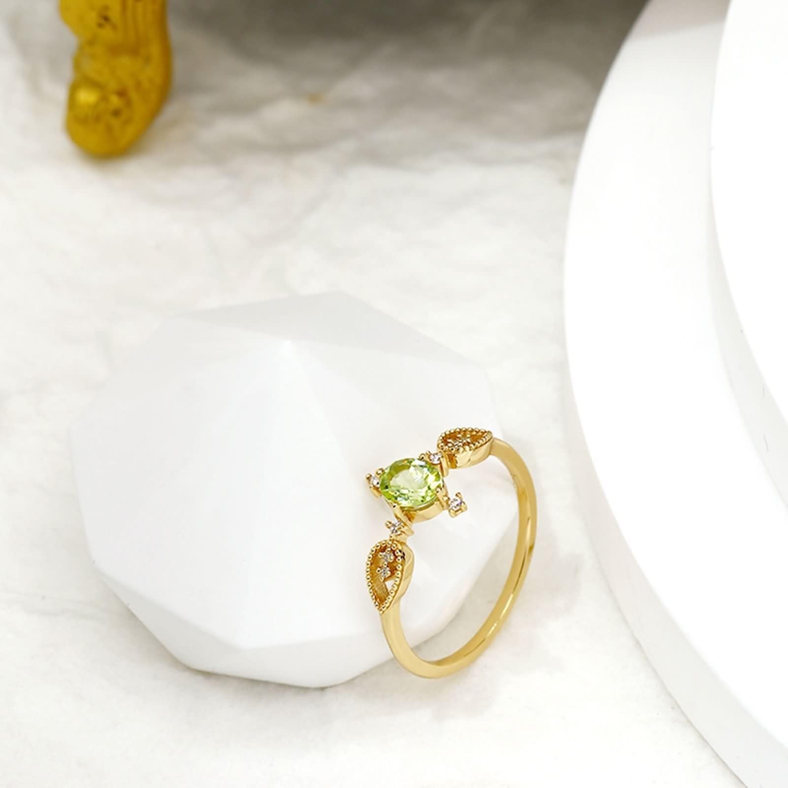 Alianzas de boda doradas de 9 K/14 K/18 K con forma ovalada, peridoto elegante, filigrana chic