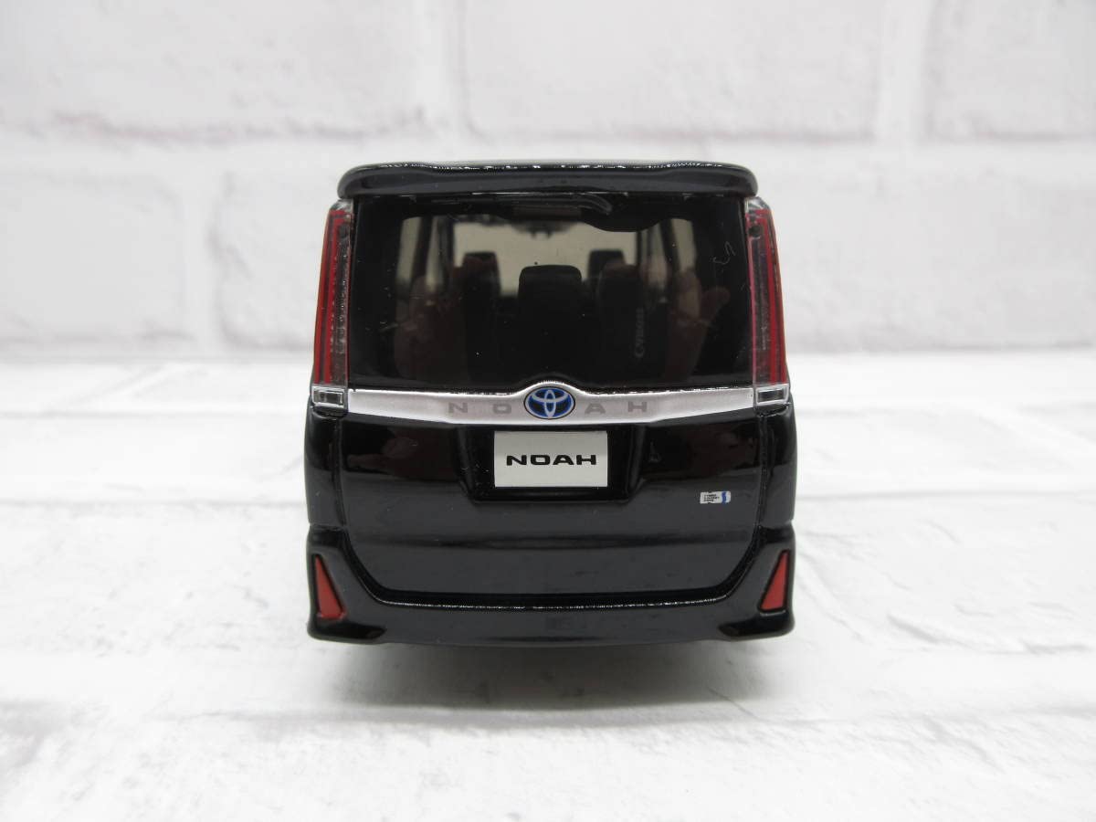 トヨタ ノア NOAH ミニカー（非売品／ディーラー展示用モデル） Amazon | ミニカー 1/30 ミニカー 3代目ノア NOAH 後期 ブラック