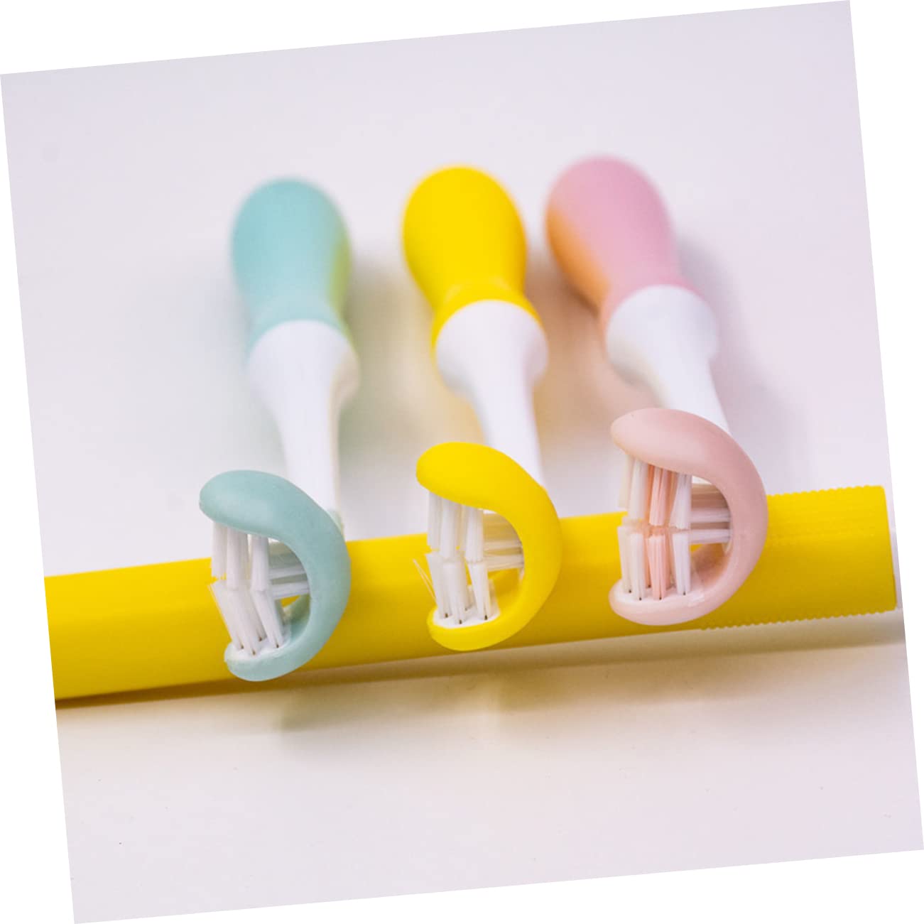 Spazzolino da Denti e 3 Teste Spazzolino in Pp per Adulti 3 Lati Setole Morbide, Design Avvolgente Pulizia Completa e Portatile per Igiene Orale Quotidiana