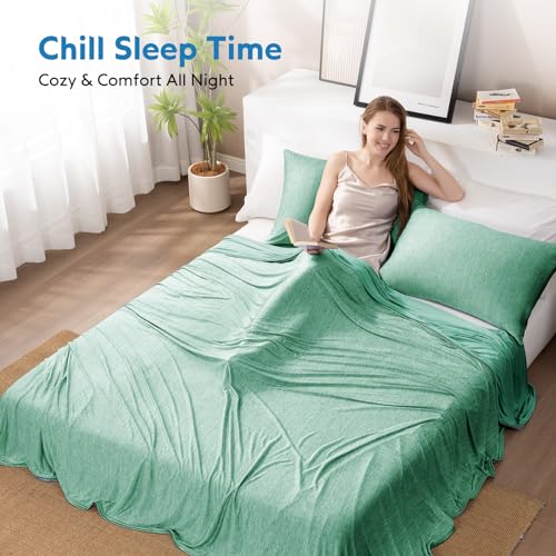 Image of HOMFINE Cooling Blanket for Hot Sleepers King Size, Green 108 inchx90 inch | Dual-sided mica nylon cool, Q-Max 0.439 instant cool, Lightweight & breathable for night sweats & menopause, Machine washable
