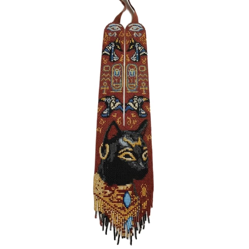 Collier perles de rocaille Bastet fait main, un bijou traditionnel d'exception