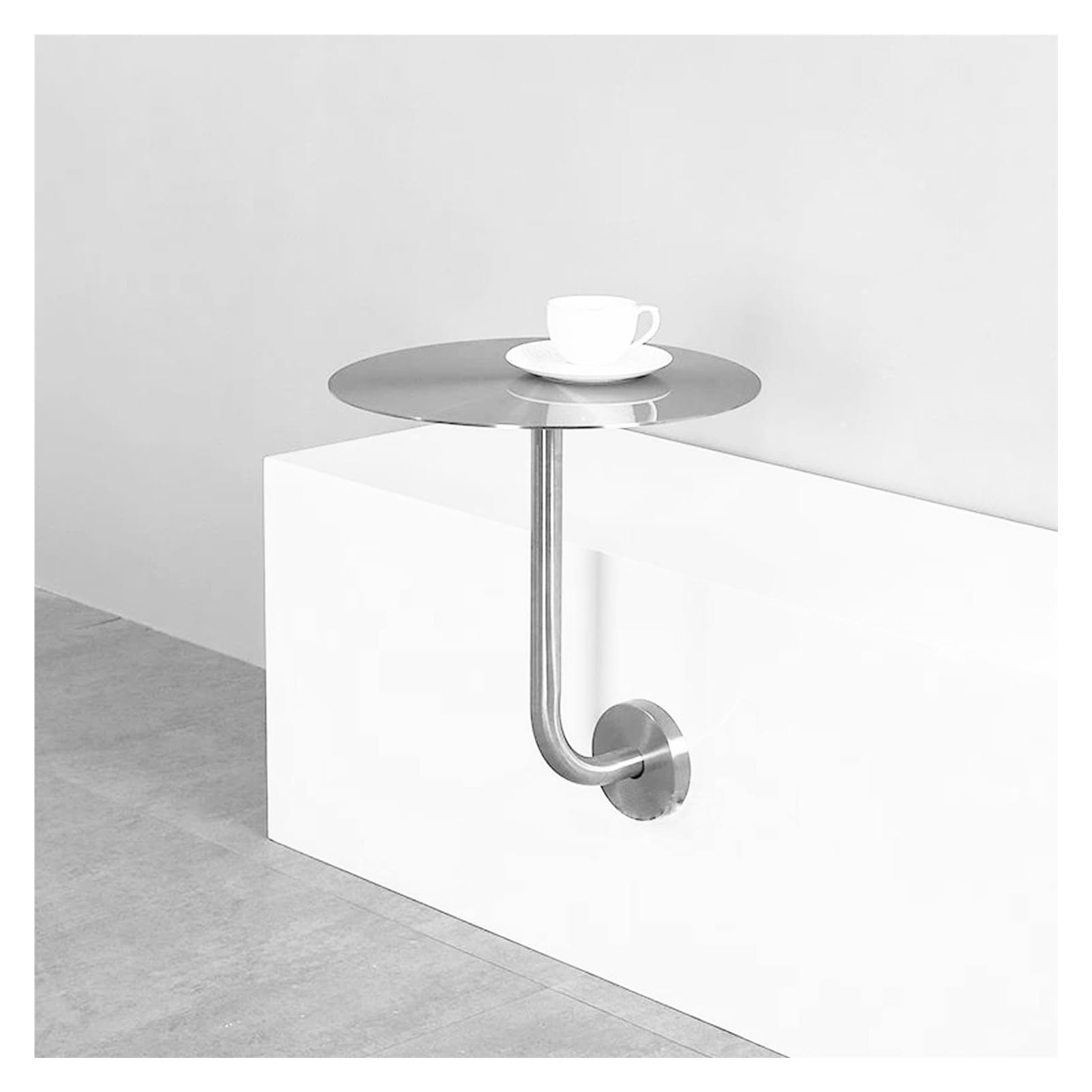 Table de cocktail ronde en fer forgé au design épuré pour patio et salon