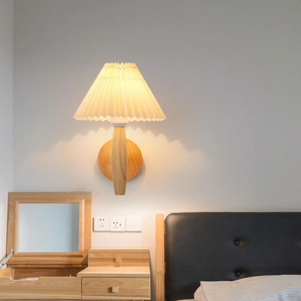 Cream Wall Sconces Creative Pleated Wall Light Fixture French Style Bedside Friend Gift Wall Mount Lamp Farmhouse Modern E27 Night Vanity Lights for Bedroom Living Room Decor Sconce