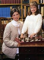 Leisure Arts Sweaters for Mom & Me - Knitting Patterns B0013E46EI Book Cover