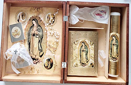 Vela para Primera Comunion de la Virgen de Guadalupe con Caja de Madera con 12 Recuerdos con Libros y Biblia en Espanol