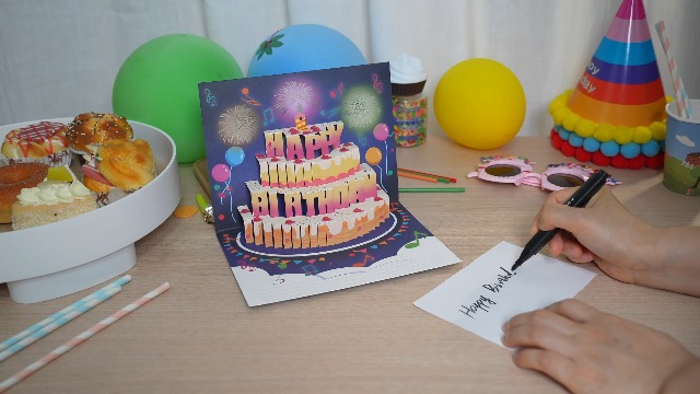 Carte Cadeau 3D Pop Up Happy Birthday Card With Music, Lights ...
