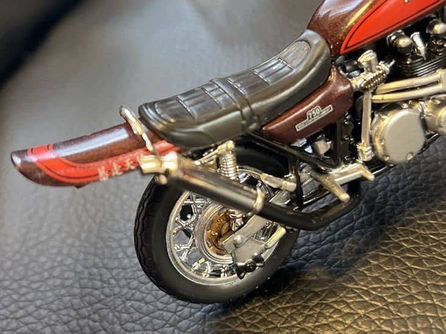 ZⅡ カスタムバイクコレクション　(真崎京介+鬼塚英吉 ZⅡ後期) 2台 Amazon.co.jp: 1/24 ZIIカスタムバイクコレクション 真崎京介 検