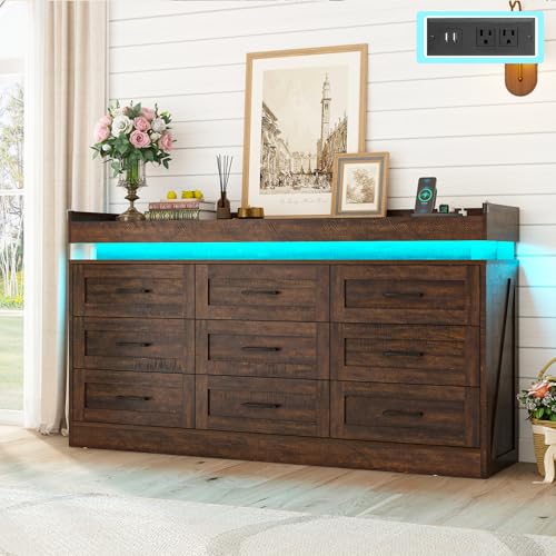 Hlivelood Farmhouse 9 Drawer