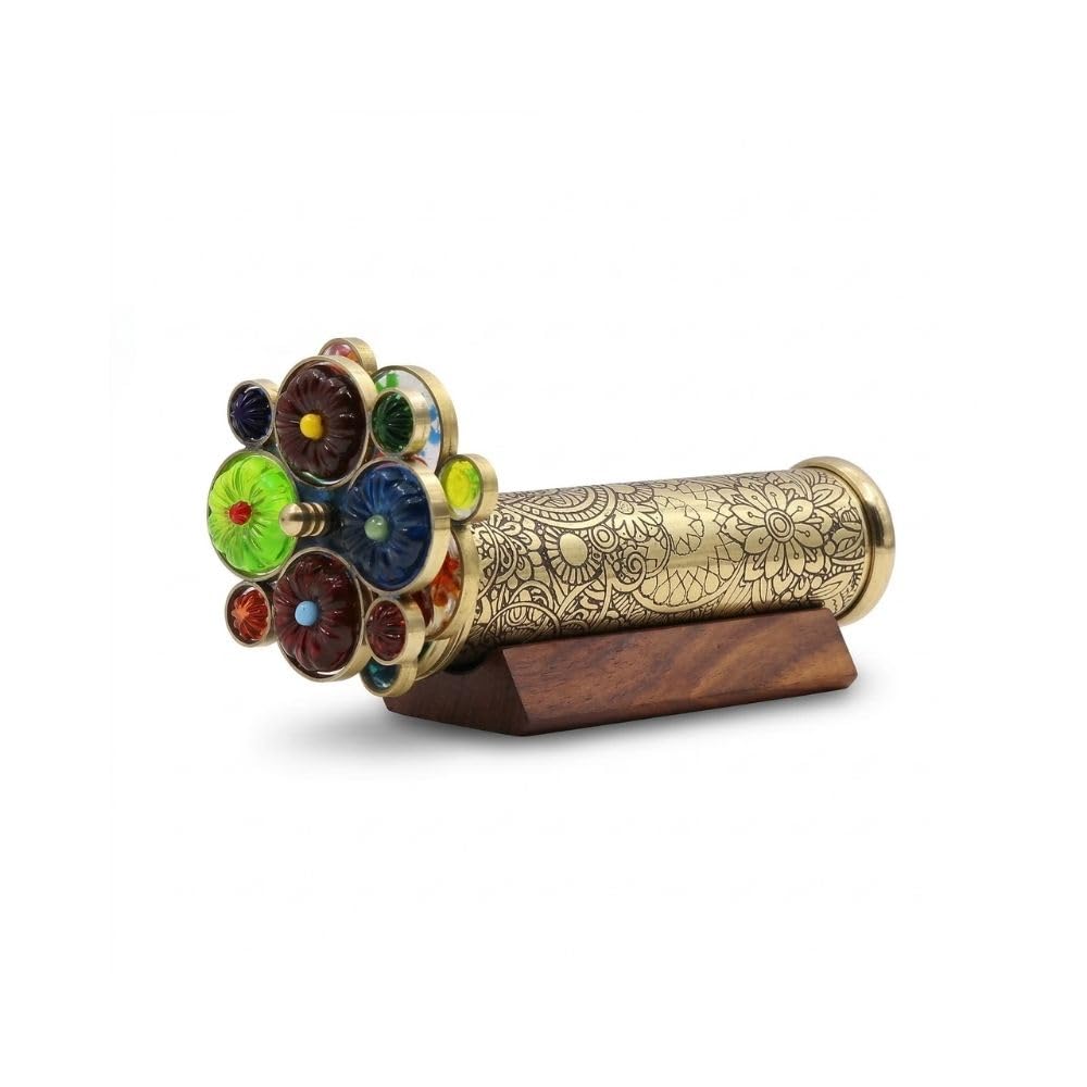 RII caleidoscopio de latón Lacado con patrón Floral Grabado Hecho a Mano Incluye Dos Ruedas giratorias separadas, un complemento Cualquier colección. (7 x 1.5 Pulgadas)