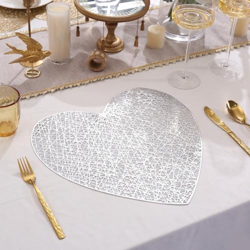 Sets de table en forme de cœur argentés au design minimaliste chic