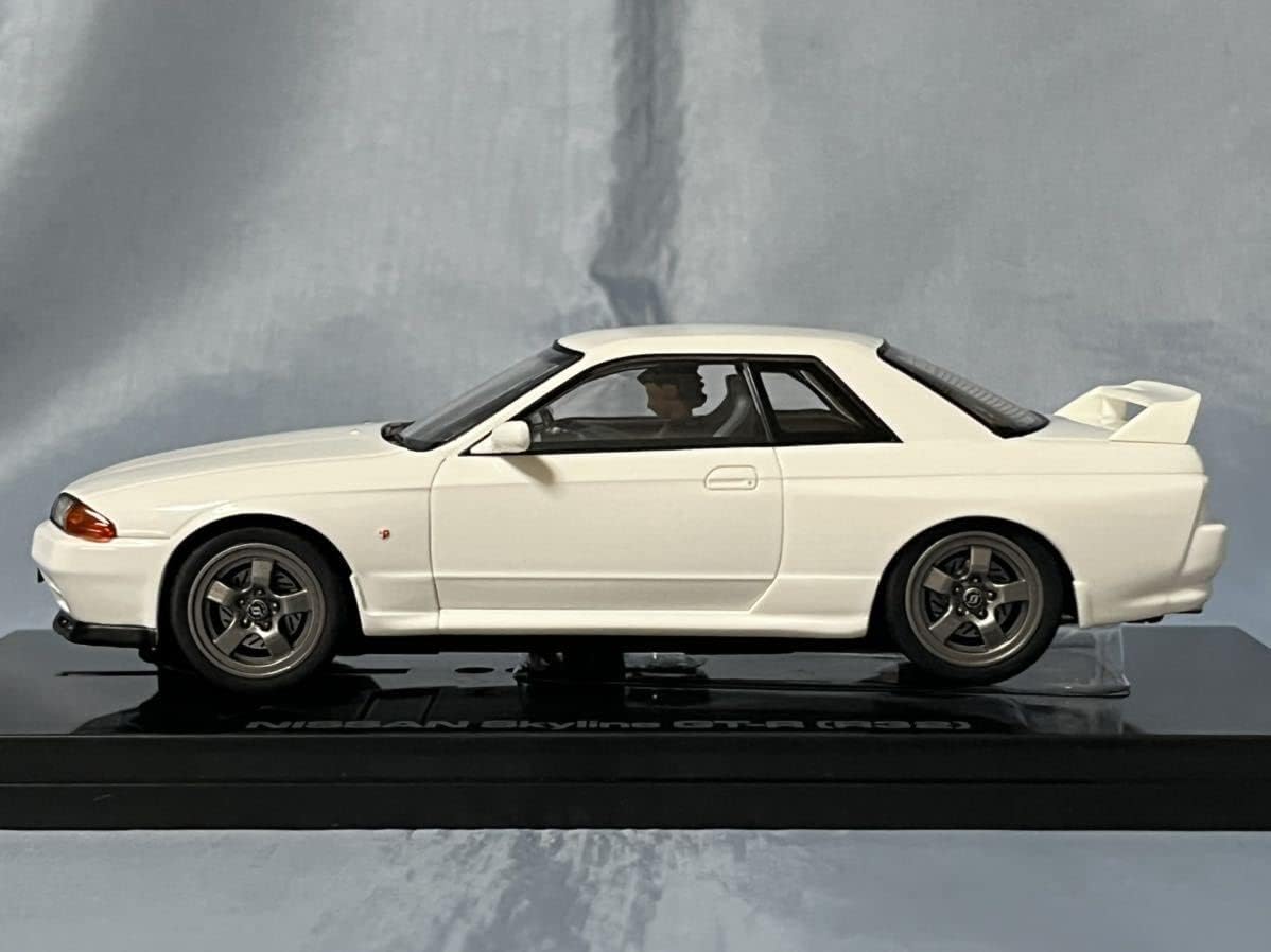 1/43 HPI 8287 日産 スカイライン GT-R (R32) ホワイトパール, Boost