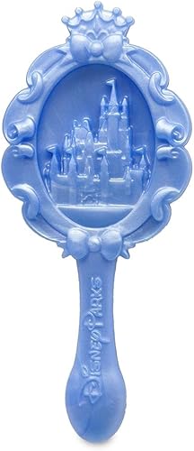 Miniatura 16 de Disney Store - Muñeca clásica oficial de Blancanieves de Blancanieves y los 7 enanos, de 11 ½ pulgadas, incluye cepillo con detalles, totalmente