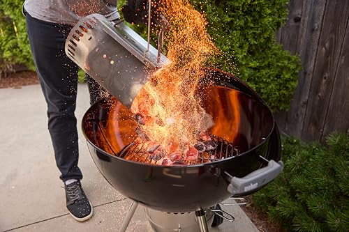 Weber Original Kettle Premium Holzkohlegrill/Porzellanemaillierter Deckel und Kessel, 57 cm Grillfläche, One-Touch-Reinigungssystem, Deckelthermometer, Dreibein-Ständer und Räder, Schwarz