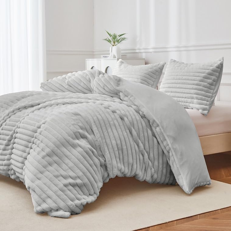 M-V-O Super Soft Luxury Faux Fur Stripe Duvet Set, Warm Cosy Bedding with Plush Stripe Fur Feel, Super Soft Luxury Teddy Fleece Duvet Set (Silver, King)