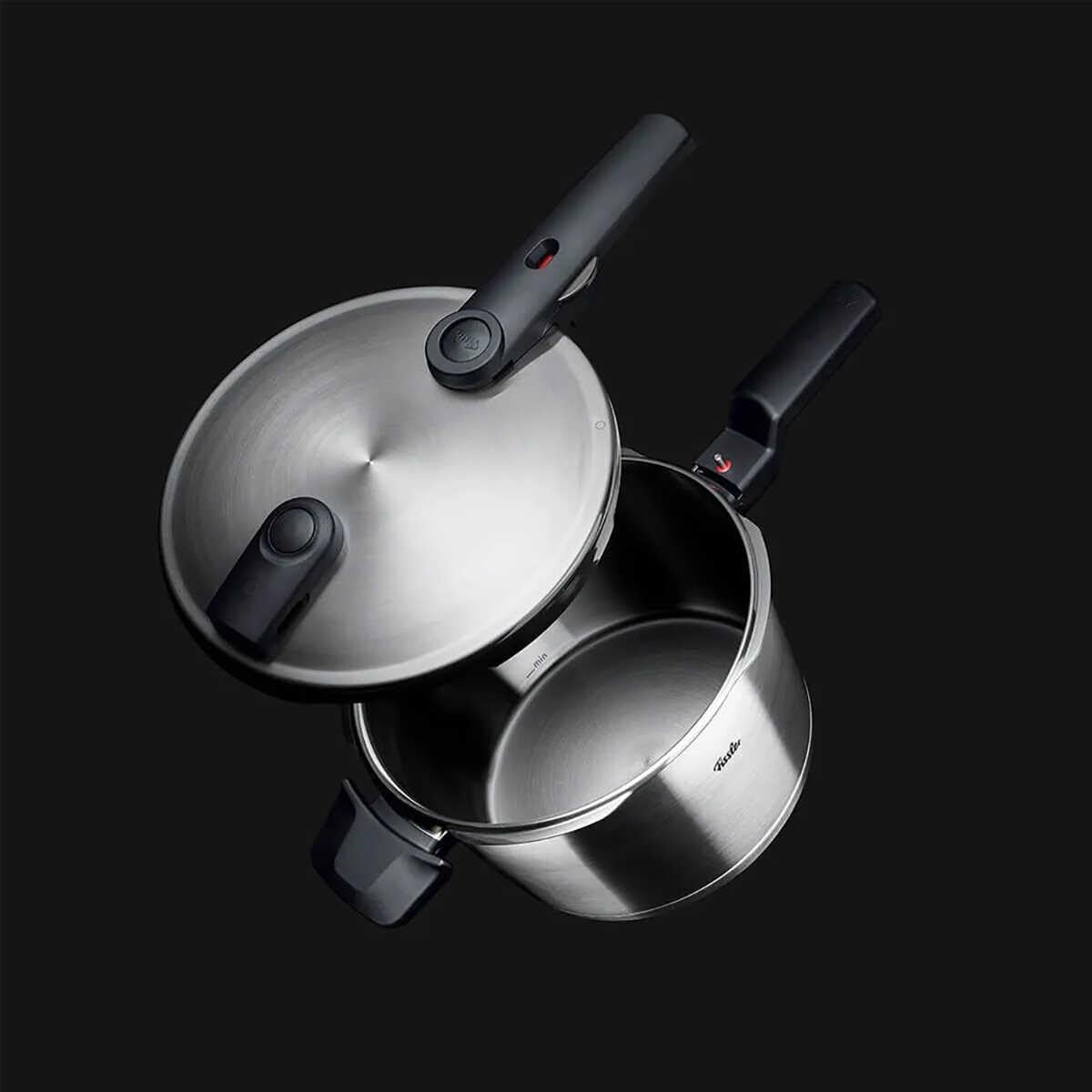 Fissler Vitaquick Grande Pentola a Pressione Grande da 6 L, con Diametro da 22 cm, Inserto, Pentola a Vapore in Acciaio Inox, 2 Livelli di Cottura, Prodotto in Germania per Piani Cottura a Induzione