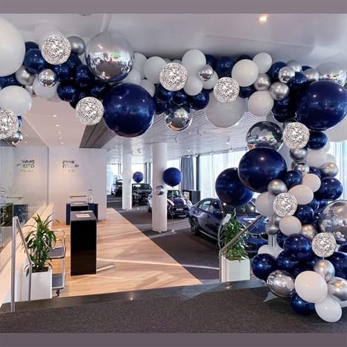 Guirlande de ballons bleu marine et argent pour une décoration d'anniversaire ou de remise de diplôme