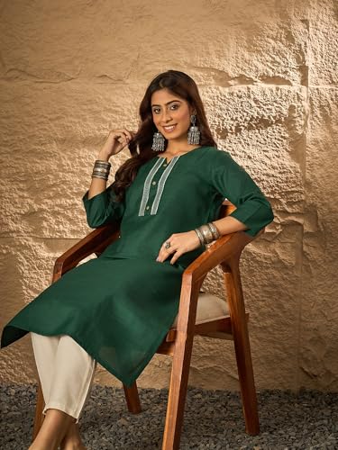 Image of Women's Silk Blend Solid Regular Kurta Set