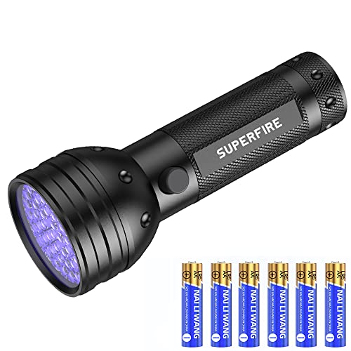 SuperFire Lampe de poche UV 51 LED large gamme lumière noire lampe de poche ultraviolette pour durcir la résine, punaises de lit et détecteur d'urine d'animaux domestiques, 6 piles AA incluses Cover