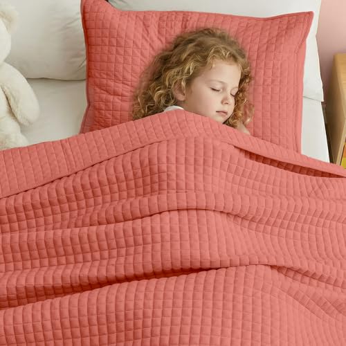 Image of Wonderful 3 Piece Waffle Weave Quilt Set Full Size, Coral Lightweight Bedspread Coverlet for All Season, Ultra Soft Microfiber Bedding Set with 2 Pillow Shams, Waffle Pattern Quilted Design 90 inchx90 inch