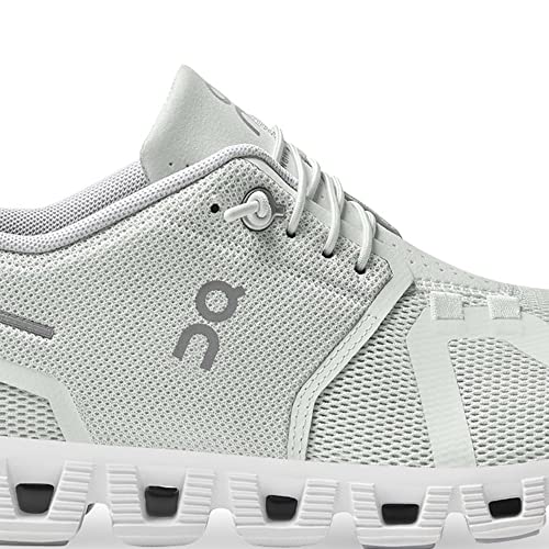Image of On Women's Cloud 5 Sneakers