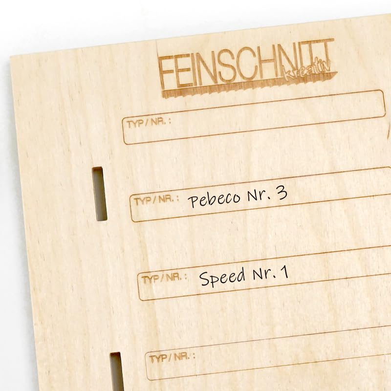 Sägeblatt-Organizer | Aufbewahrungssystem für Laubsägeblätter | Halterung aus Birkensperrholz | lasergravierte Beschriftungsfelder | inkl. 6 transparenten Röhrchen mit weißen Verschlusskappen
