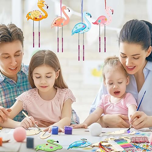 Windspiel Bastelset Kinder, 12 Flamingo geformt hölzerne Windspiele mit 12 bunten Aquarellstiften, DIY Malerei Windspiel Basteln, Kinder Handwerk Set für Geburtstag, Partys